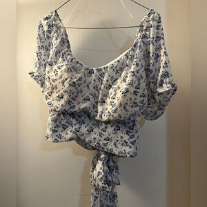 Floral Blue and White Floral Women's Crop Top, 2X Tie In Back